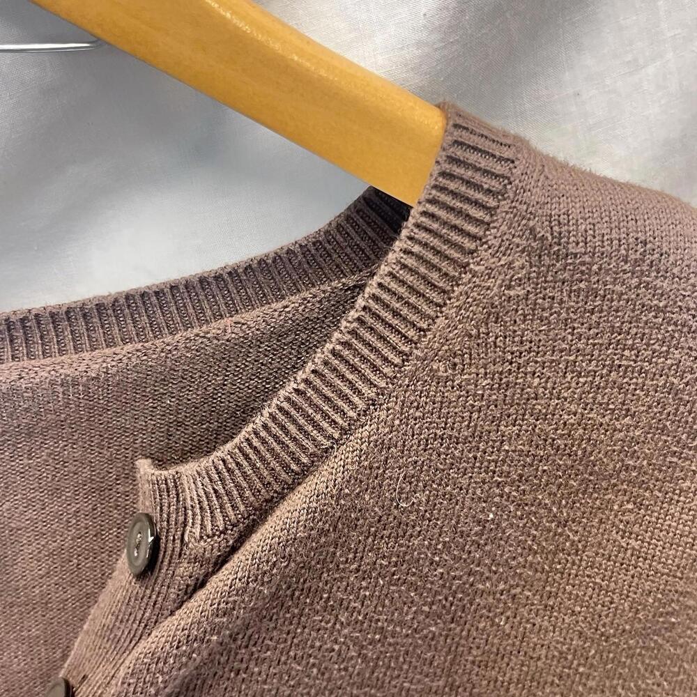 Vintage Izod Lacoste Brown Women’s  Sweater Button V Neck Size 40 (XS) - Picture 4 of 7